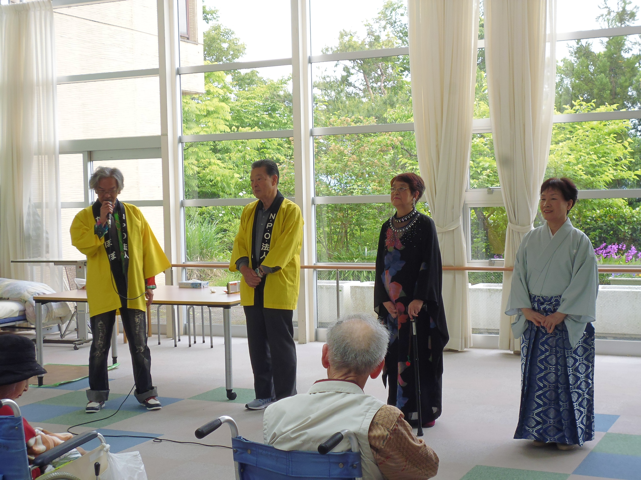 カラオケ（老人保健施設）